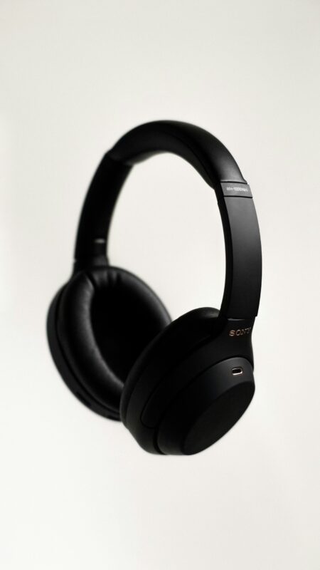 Sony WH-1000XM6 in Canada: price, specs, is it worth it?
