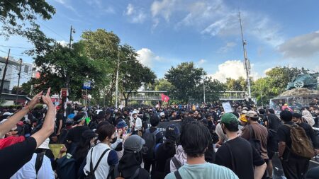 Indonesian students rally against Prabowo over haze, spending Indonesian students rally against Prabowo over haze, spending
