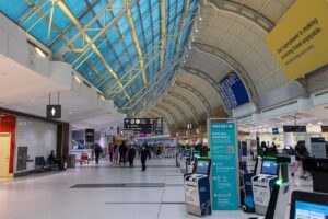 Airline group says airport plan must not raise travel costs Airline group says airport plan must not raise travel costs