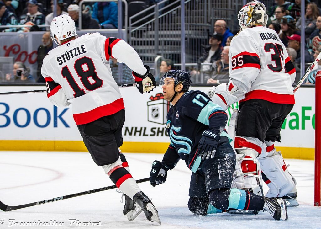 Senators beat Devils 4-1; Sabres top Panthers 5-3 Senators beat Devils 4-1; Sabres top Panthers 5-3