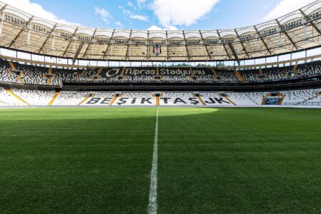 Crystal Palace held 2-2 at Besiktas in Europa League Crystal Palace held 2-2 at Besiktas in Europa League