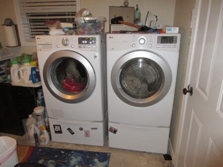 How to clean a dryer vent safely in Canada How to clean a dryer vent safely in Canada