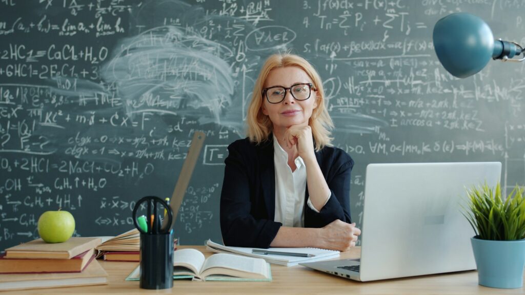 Gift ideas for a teacher in Canada 2026
